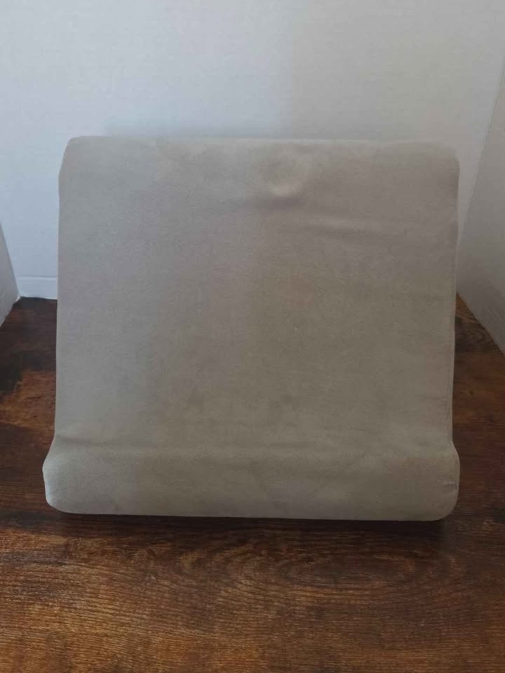 Flippy is made of lightweight foam Tablet Pillow